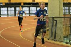 OWL  Hallenmeisterschaft 09.02.2020 Paderborn.  Lisa ist OWL Meisterin über 800m  2:35,4 s und Sophie OWL Vizemeisterin 2:47s